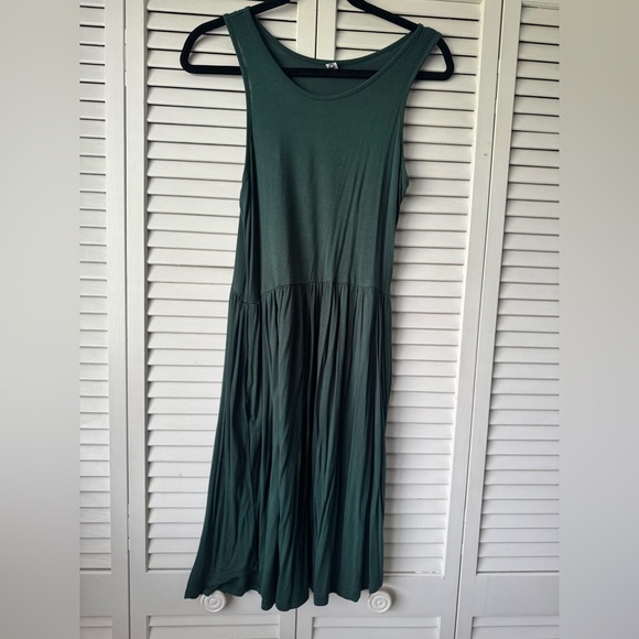 Forest Green Dress - Picture 6 of 6
